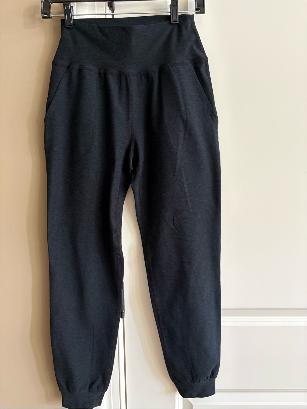 Beyond Yoga black midi jogger